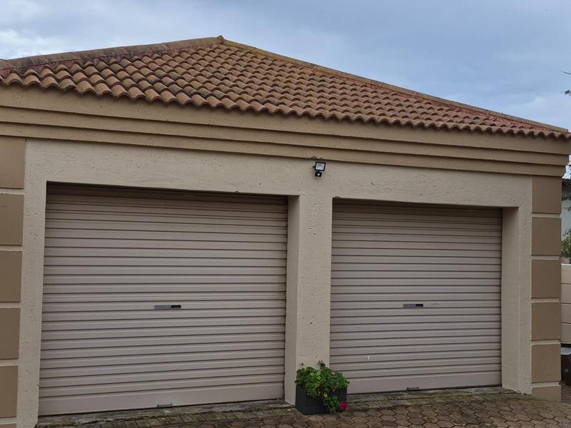 4 Bedroom Property for Sale in Hartenbos Heuwels Western Cape